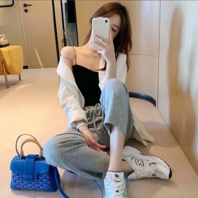 穿盔甲的少女